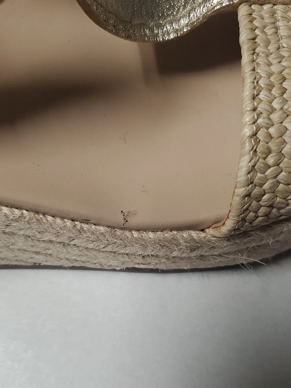Vionic Calera Espadrille Wedge Sandals Size 9.5 Summer Style Gold Leather Resort